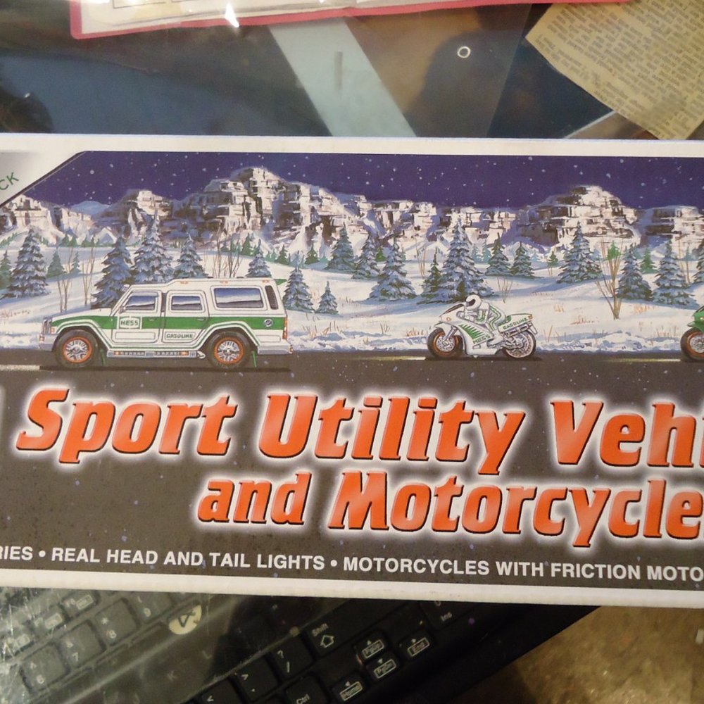 HESS 2004 Sport Utility Vehicle With Motorcycles - Picture 3 of 11